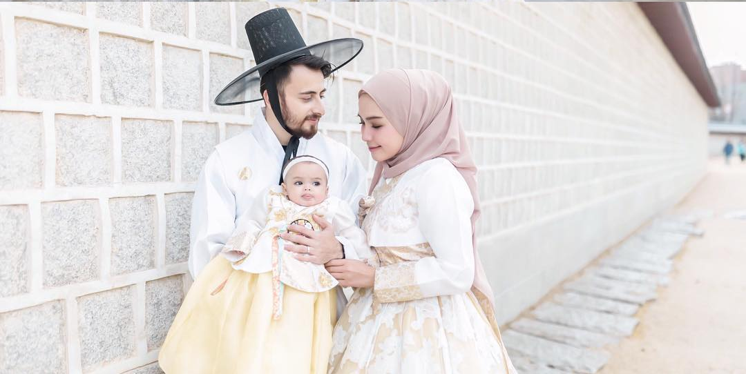 Inspirasi Tampil Kompak Dengan Anak ala Hamidah, Selebgram Hijab