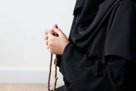 Pentingnya Menahan Amarah Di Bulan Puasa Scarf Media Pentingnya Menahan Amarah Di Bulan Puasa Scarf Media