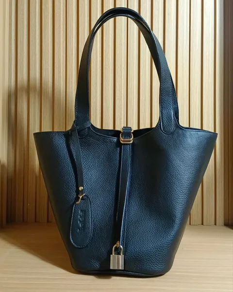 tas kulit lokal